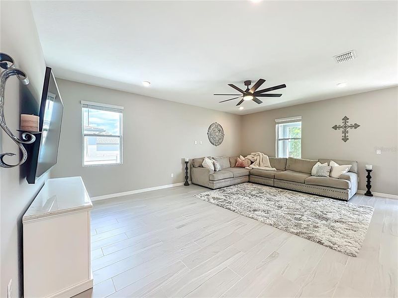 Furnished interior view inside a new home in , Clermont (Image 61).