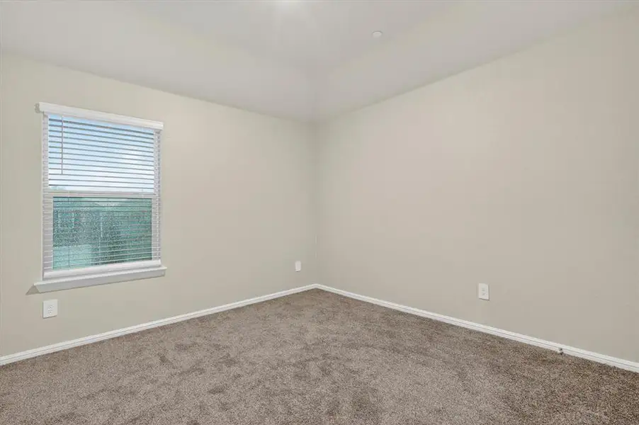 Spacious, unfurnished interior of a new home in , Haltom City (Image 17). Spacious, unfurnished interior of a new home in , Haltom City (Image 17).