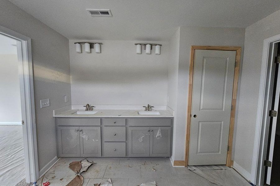 Furnished interior view inside a new home in Wellers Knoll, Lillington (Image 29). Furnished interior view inside a new home in Wellers Knoll, Lillington (Image 29).