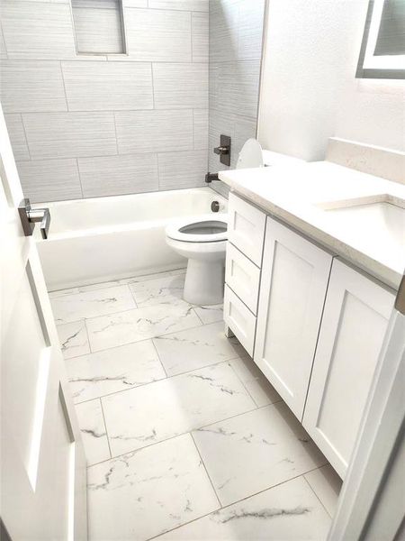 Furnished interior view inside a new home in , Pottsboro (Image 25). Furnished interior view inside a new home in , Pottsboro (Image 25).