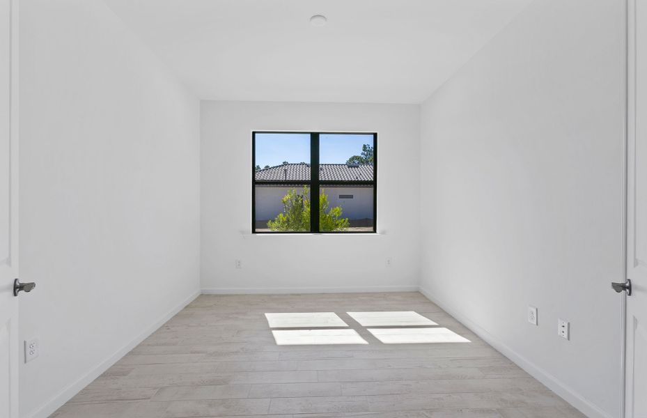 Spacious, unfurnished interior of a new home in Terreno, Naples (Image 13). Spacious, unfurnished interior of a new home in Terreno, Naples (Image 13).