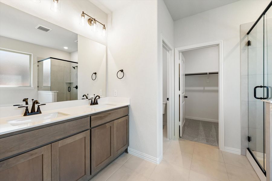 Furnished interior view inside a new home in Morningstar, Aledo (Image 16).