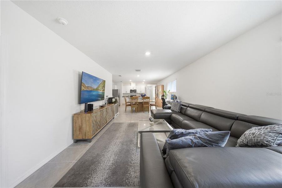 Furnished interior view inside a new home in Pelham Park, Deland (Image 18).