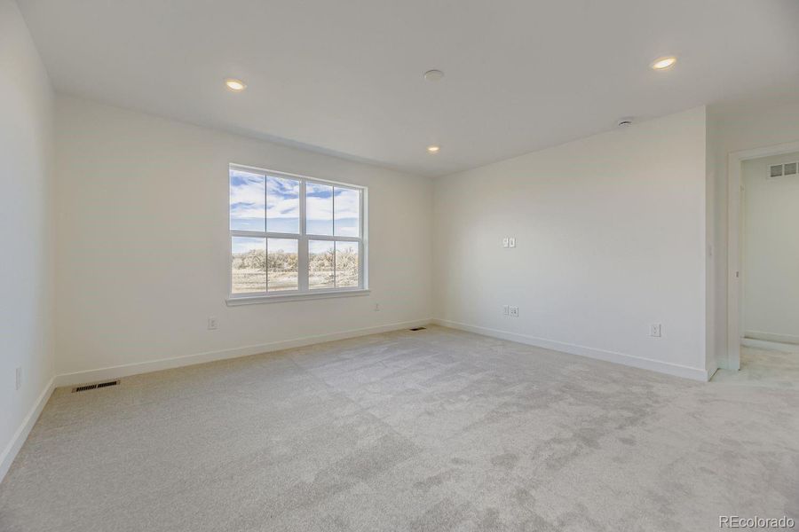 Spacious, unfurnished interior of a new home in Vermilion Creek: The Pioneer Collection, Centennial (Image 8).