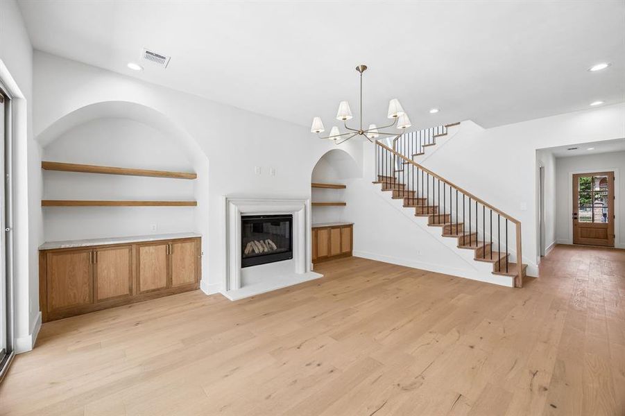 Spacious, unfurnished interior of a new home in , Dallas (Image 19).