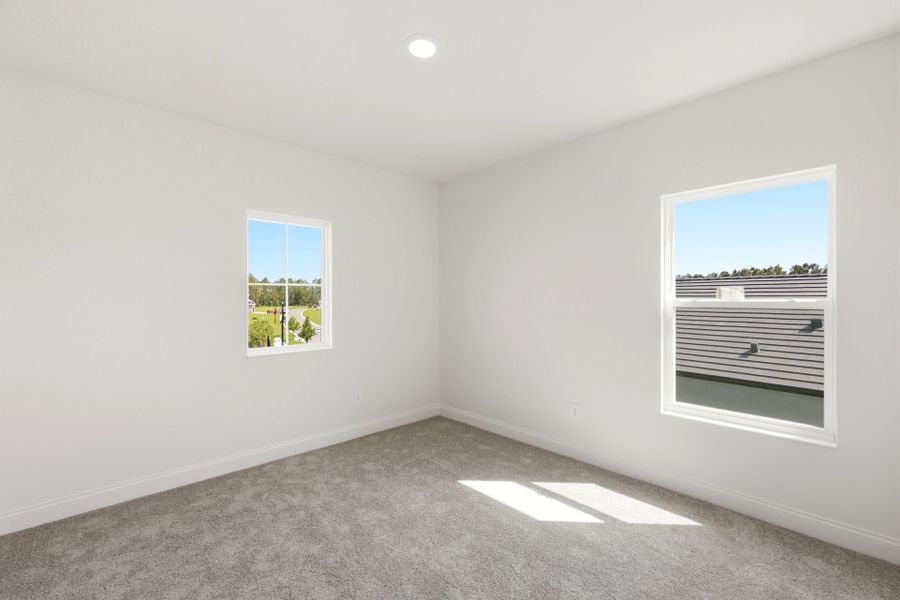 Spacious, unfurnished interior of a new home in Tamarack at Two Rivers, Zephyrhills (Image 13).