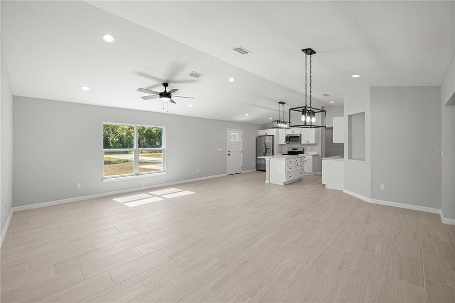 Spacious, unfurnished interior of a new home in , Dunnellon (Image 28).