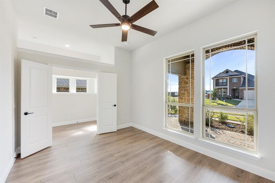 Spacious, unfurnished interior of a new home in Arcadia Trails Classic 50, Balch Springs (Image 27).