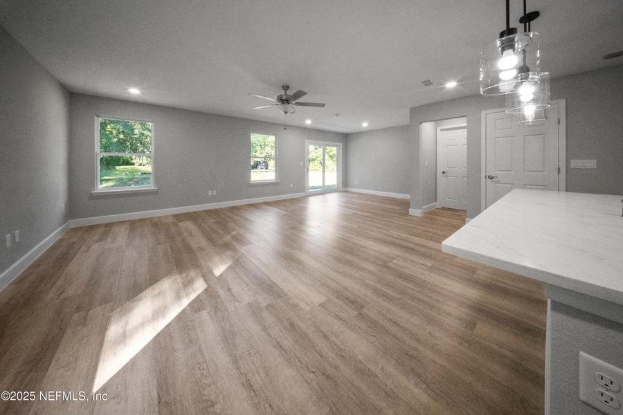 Spacious, unfurnished interior of a new home in , Jacksonville (Image 11).