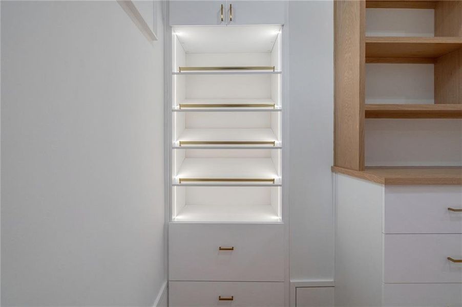 Close-up of interior finishes inside a home in , Loganville (Image 27). Close-up of interior finishes inside a home in , Loganville (Image 27).