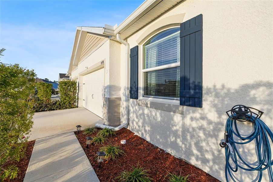 Exterior details and patio area of a home in , Wesley Chapel (Image 22).