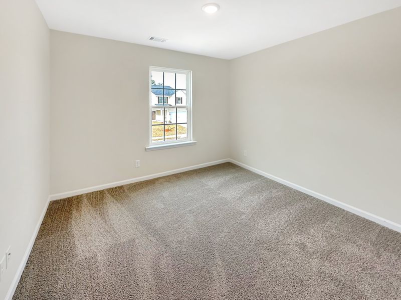 Spacious, unfurnished interior of a new home in Grand Reserve, Hinesville (Image 24).
