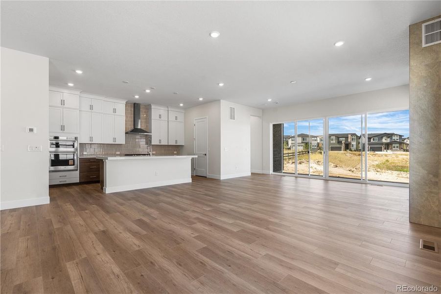 Spacious, unfurnished interior of a new home in Reserve at The Canyons, Castle Pines (Image 23).
