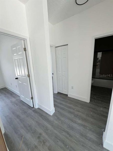 Spacious, unfurnished interior of a new home in , Lake Wales (Image 22).
