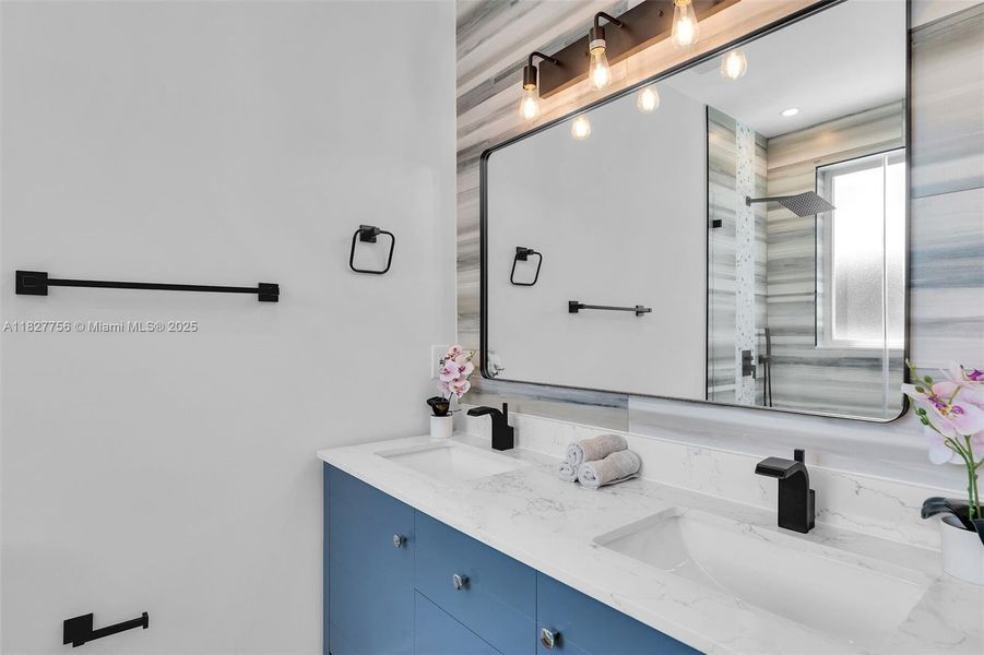 Furnished interior view inside a new home in , Key Largo (Image 13).