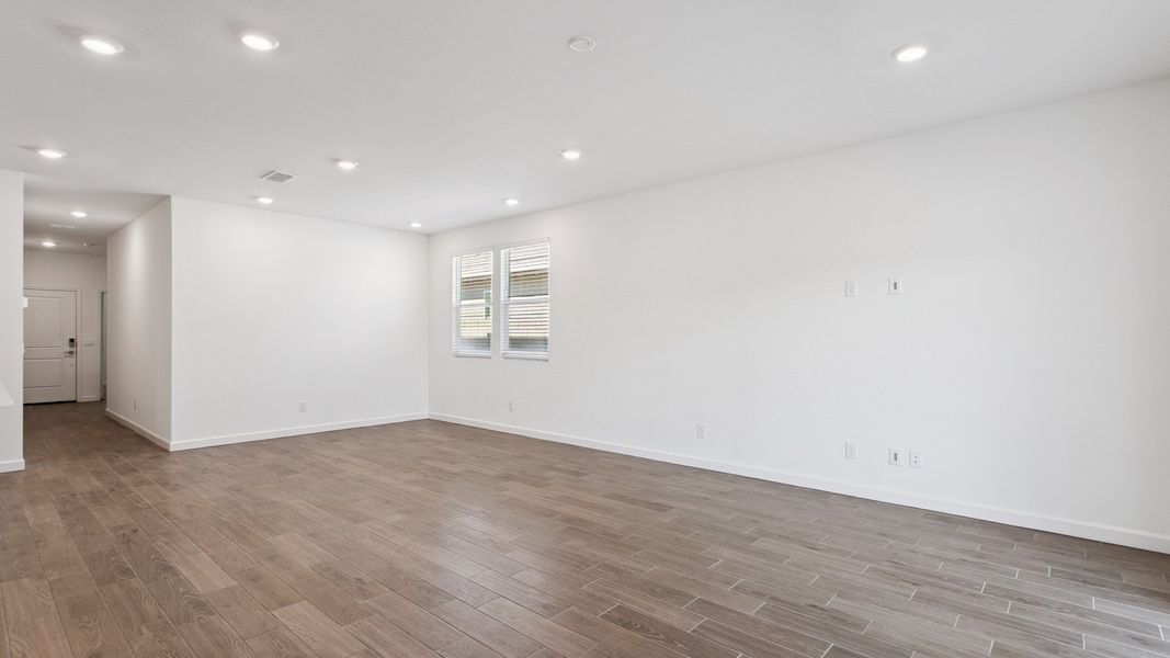Spacious, unfurnished interior of a new home in Elena Trails, Maricopa (Image 20).