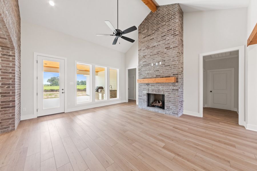 Representative unfurnished interior of a home built from the The Charlotte by Manuel Builders in Chapel Bend, Montgomery (Image 27).