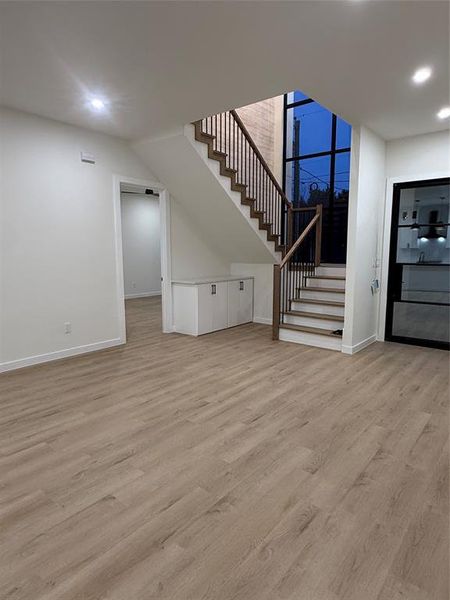 Spacious, unfurnished interior of a new home in , Dallas (Image 7).