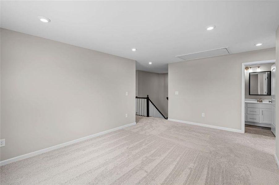Spacious, unfurnished interior of a new home in Twin Lakes, Hoschton (Image 35). Spacious, unfurnished interior of a new home in Twin Lakes, Hoschton (Image 35).