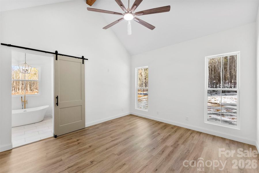 Spacious, unfurnished interior of a new home in , Kings Mountain (Image 25).