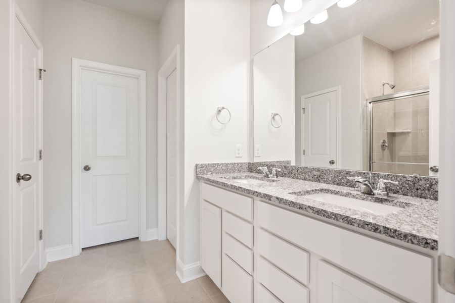 Owner's Suite Bath Owner's Suite Bath