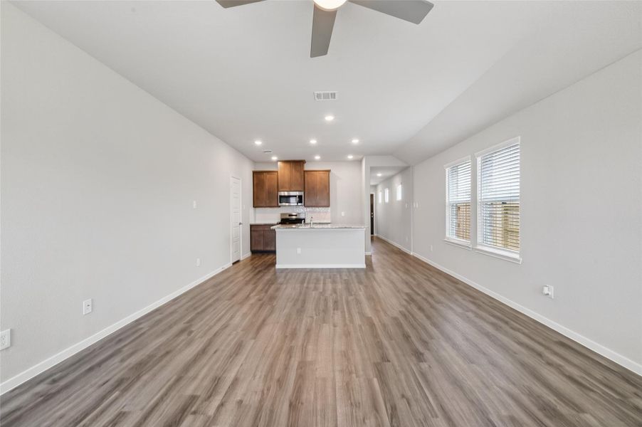 Spacious, unfurnished interior of a new home in Sunterra, Katy (Image 17).
