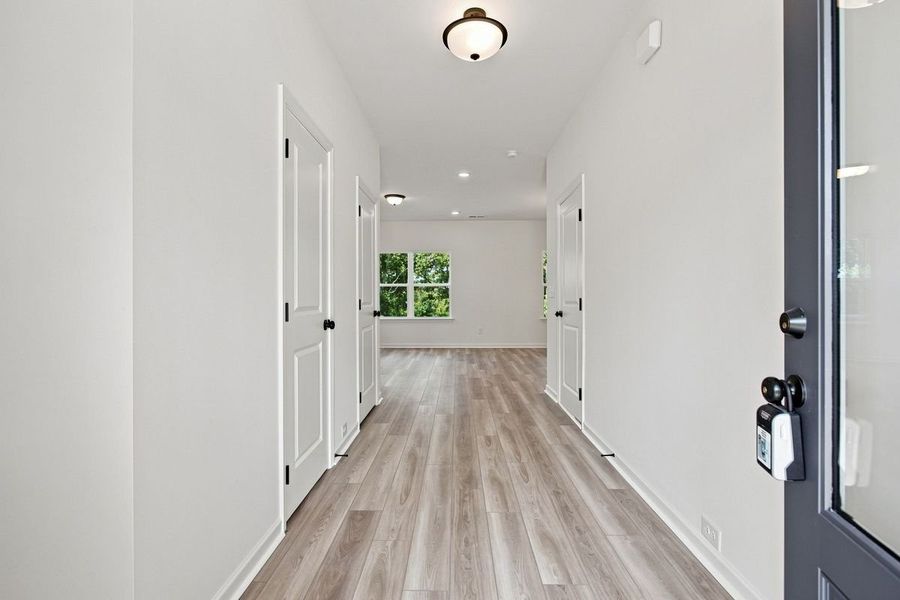 Spacious, unfurnished interior of a new home in Hampshire Hills, Columbia (Image 17).