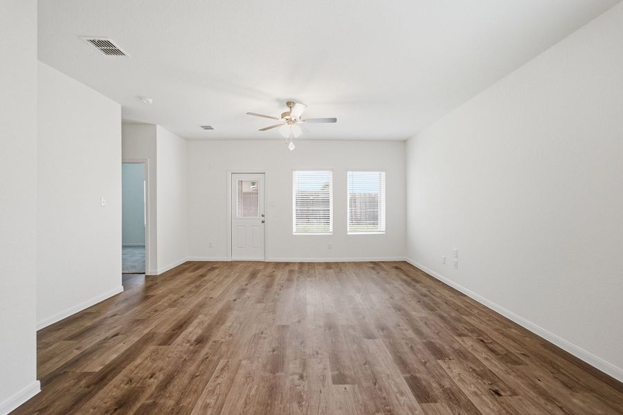 Spacious, unfurnished interior of a new home in Notting Hill, Converse (Image 15).