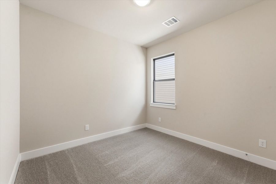 Spacious, unfurnished interior of a new home in Two Step Farm, Montgomery (Image 15).