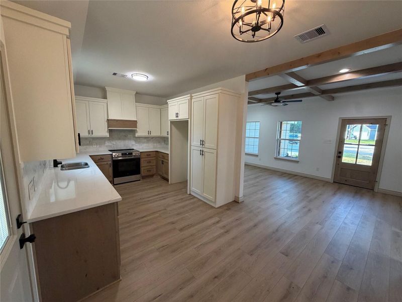 Image 14 of a home in . Image 14 of a home in .