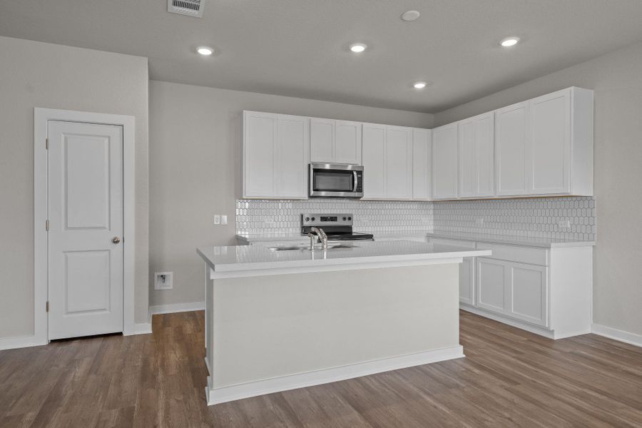 Light & Bright Open Concept Kitchen Light & Bright Open Concept Kitchen