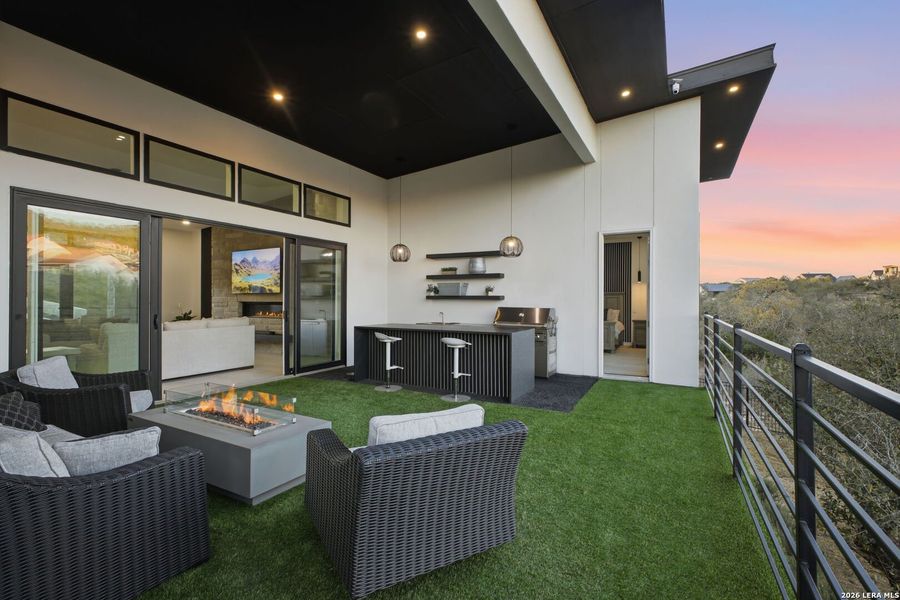 Exterior details and patio area of a home in , San Antonio (Image 31).