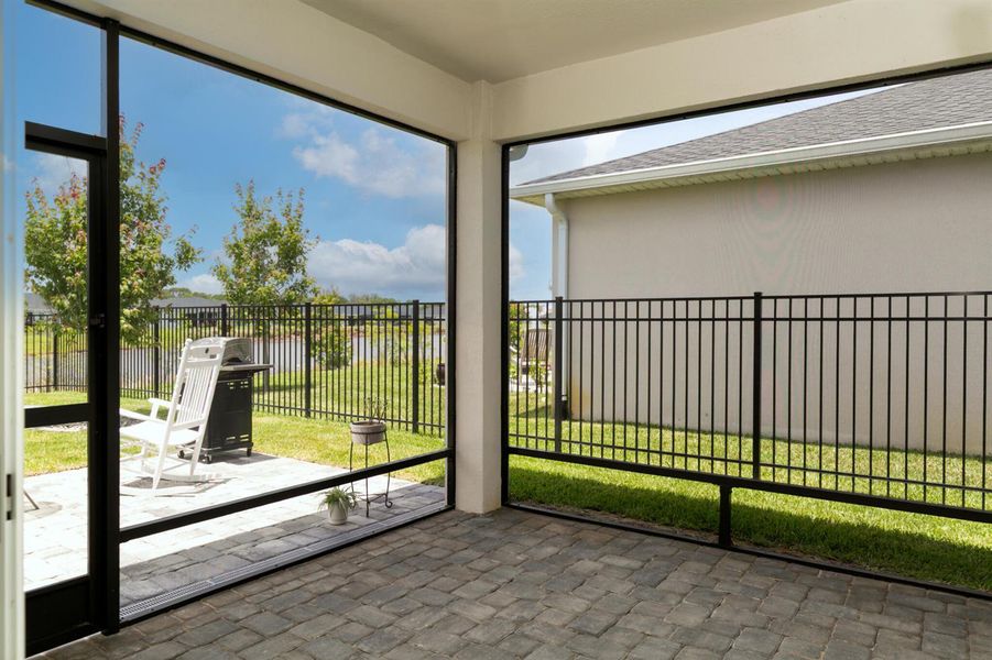 8667 Dahlia CIR
