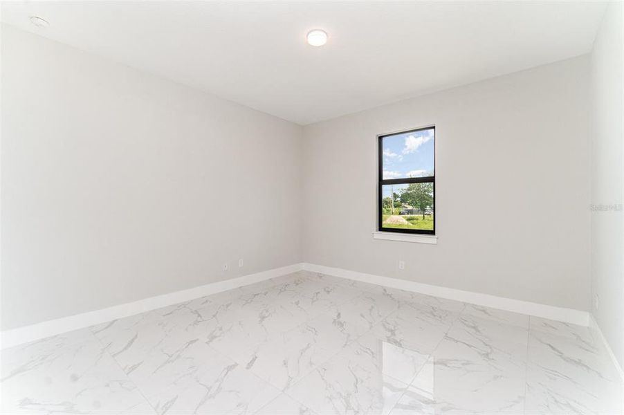 Spacious, unfurnished interior of a new home in , Lehigh Acres (Image 27).