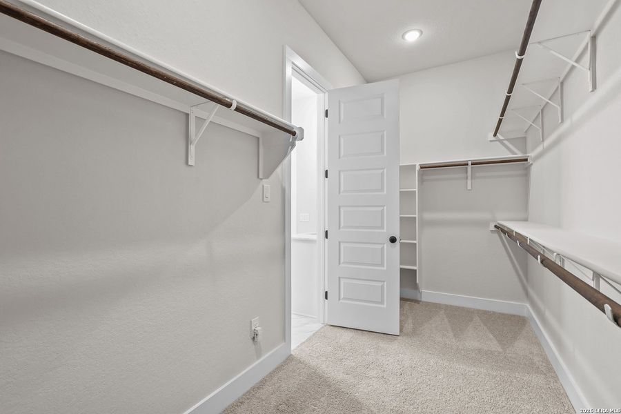 Spacious, unfurnished interior of a new home in Homestead, Schertz (Image 27).