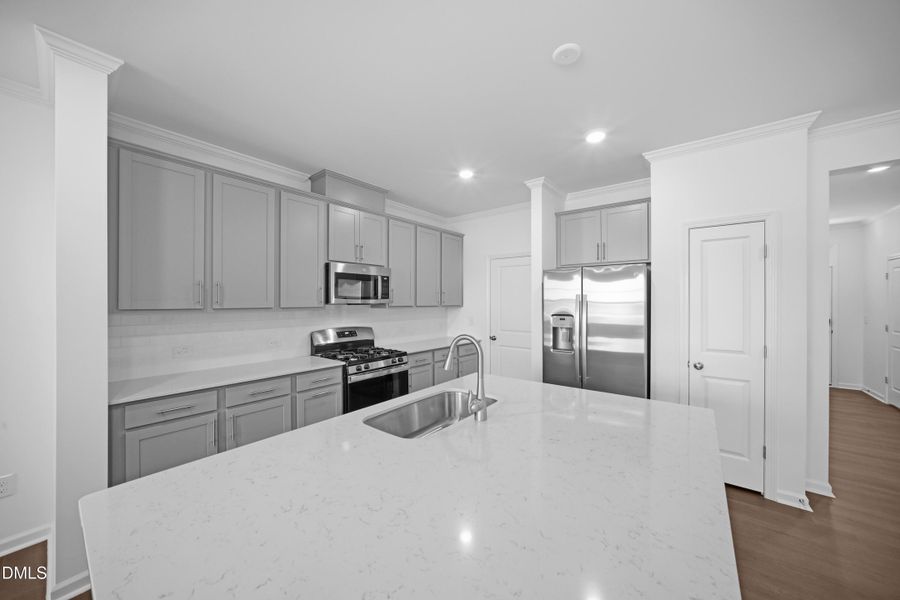 SUN_Everlee_Pic_CarsonII_QMI_226_Kitchen