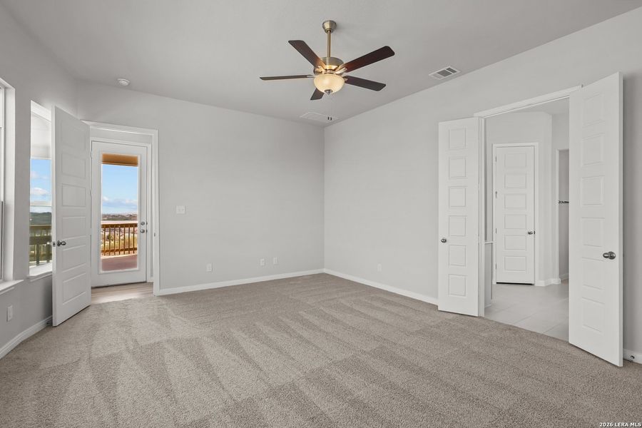 Spacious, unfurnished interior of a new home in Ladera, San Antonio (Image 27).