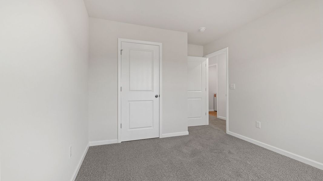 Spacious, unfurnished interior of a new home in Cedar Gap, Fountain Inn (Image 22).