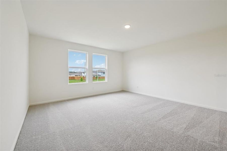 Spacious, unfurnished interior of a new home in Pelham Square, Deland (Image 35).