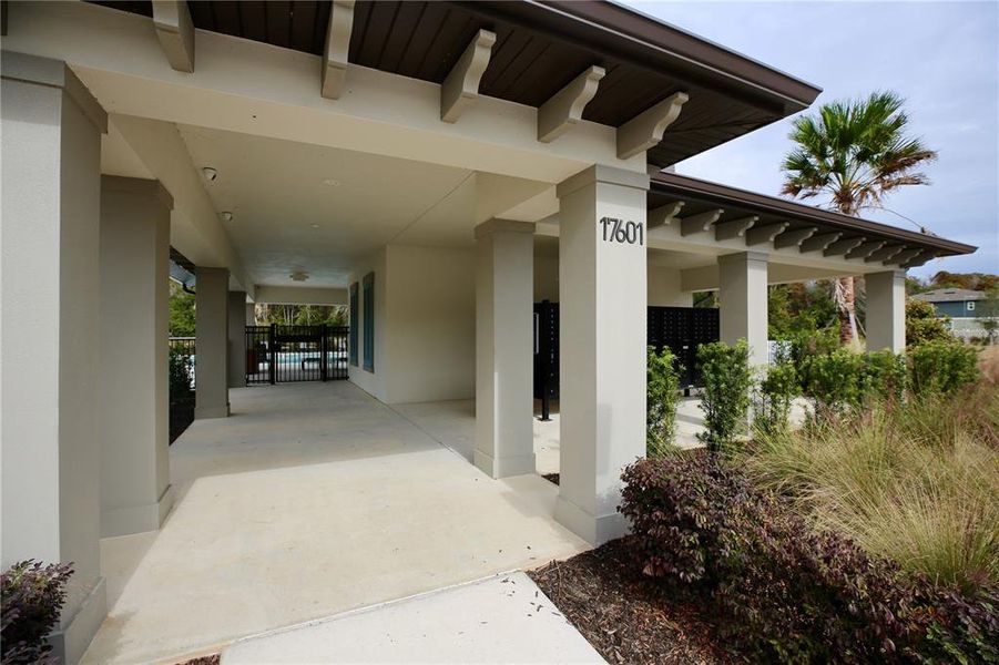 Exterior details and patio area of a home in , Land O' Lakes (Image 4).