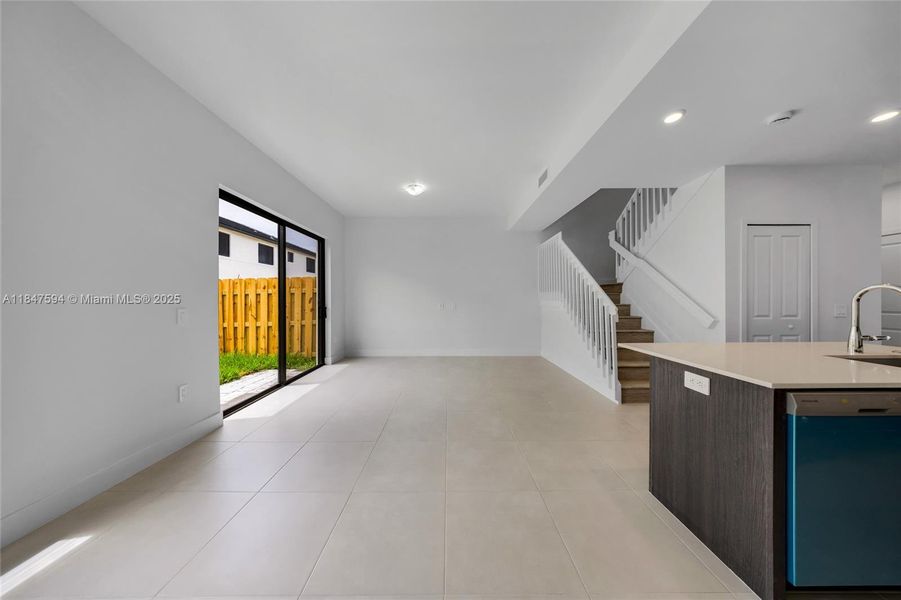 Spacious, unfurnished interior of a new home in , Homestead (Image 24).