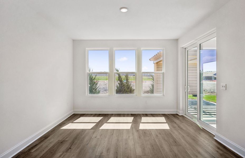 Spacious, unfurnished interior of a new home in Del Webb Southern Harmony, Murfreesboro (Image 35).