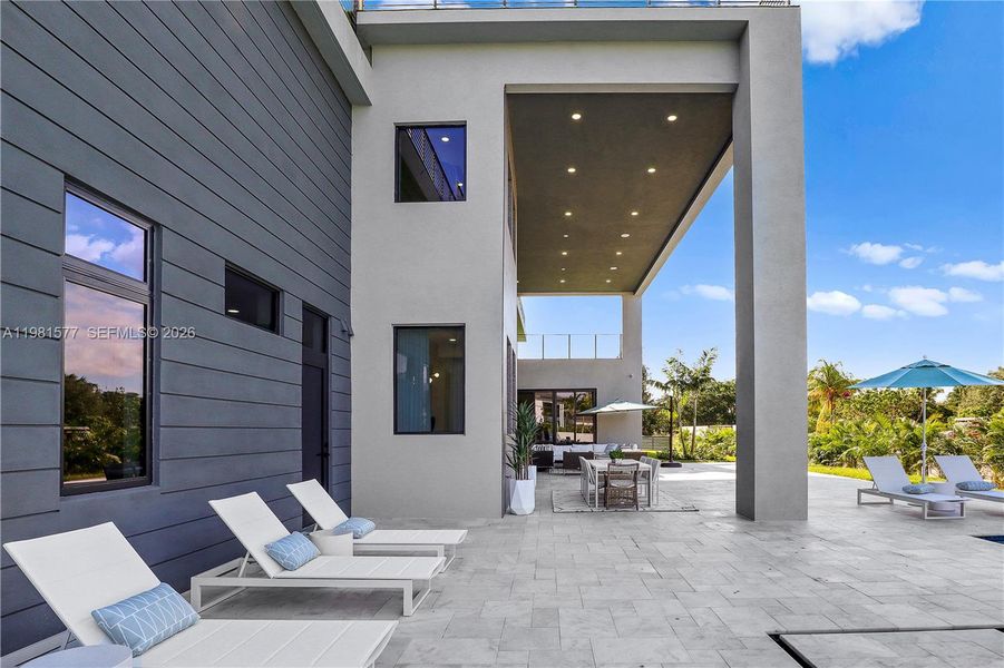 Exterior details and patio area of a home in , Davie (Image 34).