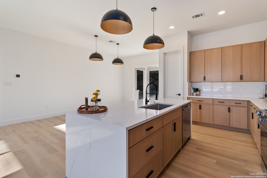 Furnished interior view inside a new home in , Blanco (Image 4).