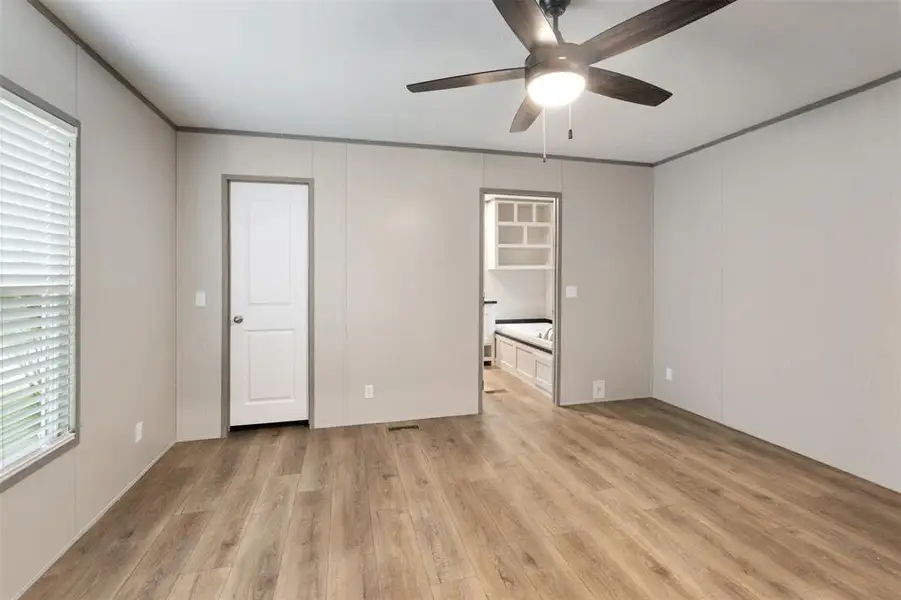 Spacious, unfurnished interior of a new home in , Mabank (Image 14). Spacious, unfurnished interior of a new home in , Mabank (Image 14).