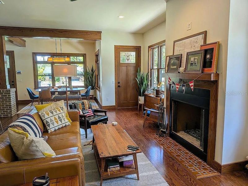 Gas assisted fireplace