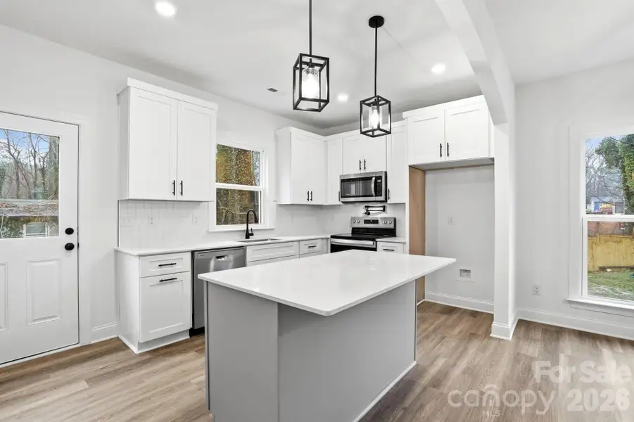 Furnished interior view inside a new home in , Gastonia (Image 15).