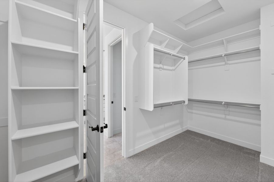Spacious, unfurnished interior of a new home in Artisan at Asante, Surprise (Image 22).