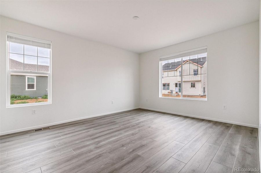 Spacious, unfurnished interior of a new home in Farmlore, Brighton (Image 19).