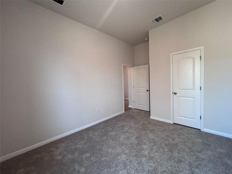 Spacious, unfurnished interior of a new home in The Colony, Bastrop (Image 11). Spacious, unfurnished interior of a new home in The Colony, Bastrop (Image 11).